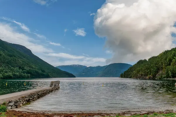 Kaupanger Norveç 'in Vestlandet bölgesinde Sogn og Fjordane eyaletine bağlı bir kasabadır..