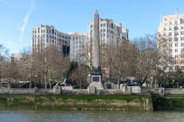İngiltere ve Birleşik Krallık 'ın başkenti olan Londra, Roma dönemine dayanan bir tarihi olan 21. yüzyıl şehridir..