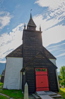 Leikanger, Norveç 'in Sogn og Fjordane iline bağlı bir belediyedir. Yönetim merkezi Hermansverk / Leikanger köyüdür..