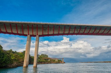 Ribadeo İspanya 'nın Asturias Prensliği sınırında, Galiçya' nın kuzeydoğu köşesinde bulunan bir belediyedir..