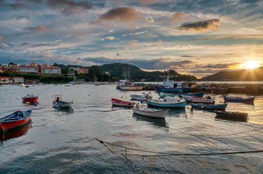 Mugardos, Galiçya 'nın La Corua eyaletinde, Ferrol bölgesinin güneybatısında yer alan bir belediyedir.