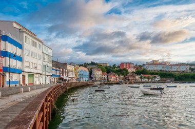 Mugardos, Galiçya 'nın La Corua eyaletinde, Ferrol bölgesinin güneybatısında yer alan bir belediyedir.