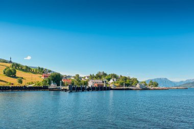 Vangsnes, Norveç 'in Vestland ilinin Vik Belediyesine bağlı bir köydür..