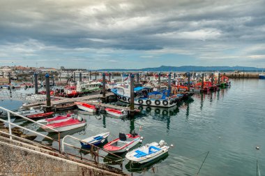 El Grove ya da Ogrobe, İspanya 'nın kuzeybatısında Arosa halklarının girişinde, Salns bölgesinin batı kesiminde yer alan bir belediye ve yarımadadır. Pontevedra, Galiçya.