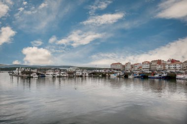 El Grove ya da Ogrobe, İspanya 'nın kuzeybatısında Arosa halklarının girişinde, Salns bölgesinin batı kesiminde yer alan bir belediye ve yarımadadır. Pontevedra, Galiçya.