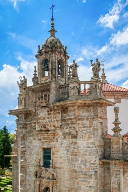 San Fructuoso Kilisesi, Angustias de Abajo Kilisesi ya da Real Angustia Kilisesi Santiago de Compostela 'da, Plaza del Obradoiro' nun yanında yer alan bir kilisedir.