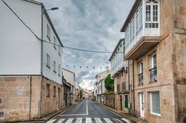 Padrn İspanya 'nın otonom bölgelerinden biri olan Galiçya' nın La Corua eyaletine bağlı belediyesi. Belediye, Sar bölgesinde yer alır.