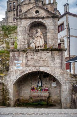Padrn İspanya 'nın otonom bölgelerinden biri olan Galiçya' nın La Corua eyaletine bağlı belediyesi. Belediye, Sar bölgesinde yer alır.