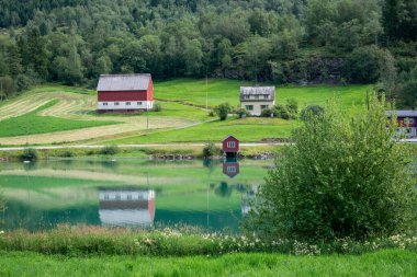 Olden, Norveç 'in Vestland ilinin Stryn belediyesine bağlı bir kasabadır..