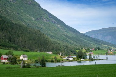 Olden, Norveç 'in Vestland ilinin Stryn belediyesine bağlı bir kasabadır..