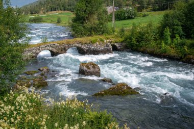 Olden, Norveç 'in Vestland ilinin Stryn belediyesine bağlı bir kasabadır..