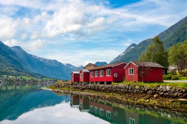 Olden, Norveç 'in Vestland ilinin Stryn belediyesine bağlı bir kasabadır..