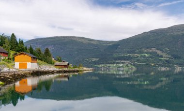 Olden, Norveç 'in Vestland ilinin Stryn belediyesine bağlı bir kasabadır..