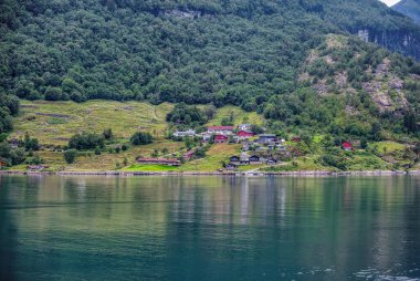 Geiranger, Norveç 'in batısında, Geirangerfjord' un önünde yer alan bir şehirdir..
