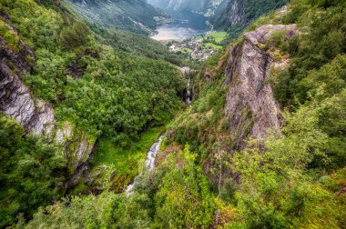 Geiranger, Norveç 'in batısında, Geirangerfjord' un önünde yer alan bir şehirdir..