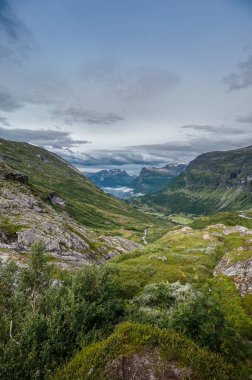 Geiranger, Norveç 'in batısında, Geirangerfjord' un önünde yer alan bir şehirdir..
