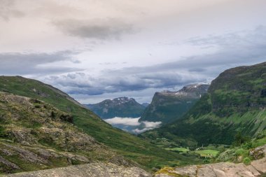 Geiranger, Norveç 'in batısında, Geirangerfjord' un önünde yer alan bir şehirdir..
