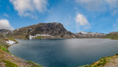 Geiranger, Norveç 'in batısında, Geirangerfjord' un önünde yer alan bir şehirdir..