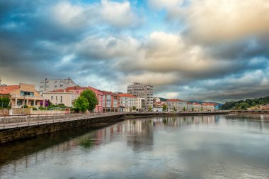 Noya, İspanya 'nın otonom bölgelerinden biri olan Galiçya' nın La Corua eyaletine bağlı belediyesi. İspanya 'nın Muros ve Noya halklarının en iç noktasında yer alır.
