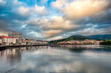 Noya, İspanya 'nın otonom bölgelerinden biri olan Galiçya' nın La Corua eyaletine bağlı belediyesi. İspanya 'nın Muros ve Noya halklarının en iç noktasında yer alır.
