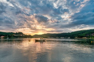 Mugardos, Galiçya 'nın La Corua eyaletinde, Ferrol bölgesinin güneybatısında yer alan bir belediyedir.