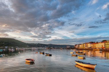 Mugardos, Galiçya 'nın La Corua eyaletinde, Ferrol bölgesinin güneybatısında yer alan bir belediyedir.
