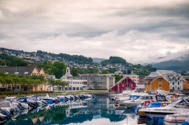 Ulstein, Norveç 'in Vestlandet bölgesinde, Mre og Romsdal eyaletine bağlı bir belediyedir..