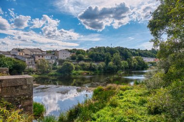 Lugo, İspanya 'nın kuzeybatısında, Galiçya' nın kuzeybatısında bulunan ve bölgenin başkenti olan bir belediyedir..