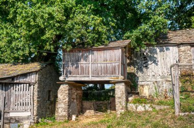 Begonte, Galiçya 'nın otonom bölgelerinden biri olan Galiçya' nın batısında bulunan Lugo eyaletine bağlı belediyesi. Tierra Llana bölgesine ait..