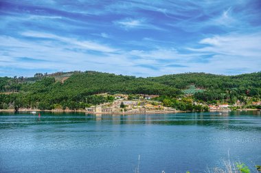 Mugardos İspanya 'nın güneybatısında, Galiçya' nın La Coruna eyaletinde yer alan bir belediyedir..