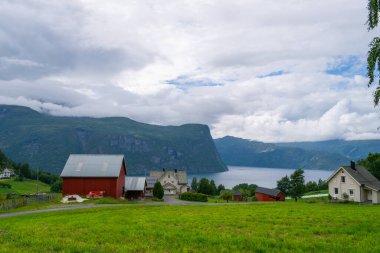 Liabygda, Norveç 'in Mre og Romsdal ilinin Stranda ilçesine bağlı bir köydür.