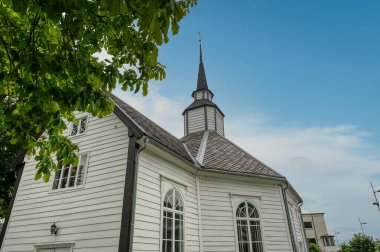 Stranda, Norveç 'in Vestlandet eyaletinde yer alan bir şehirdir.