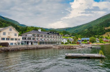 Hornindal Norveç 'in Vestlandet ilinin Sogn og Fjordane ilçesine bağlı bir beldedir..