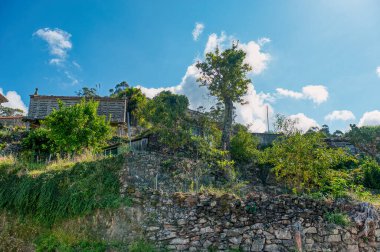 Horreos, İspanya 'nın La Corua.Galicia eyaletinde yer alan Carnota belediyesinde yer alan bir şehirdir..