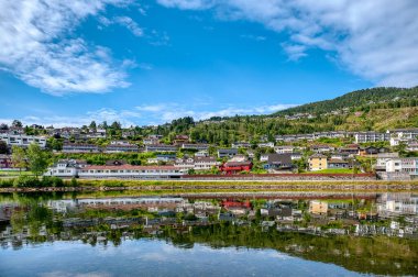 Frde, Norveç 'in Sogn og Fjordane iline bağlı bir belediyedir. Sunnfjord ilçesinin bir parçasıdır. Norveç
