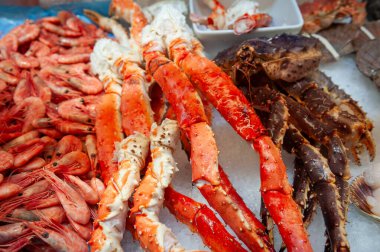 Norveç 'in Bergen limanında gıda pazarı