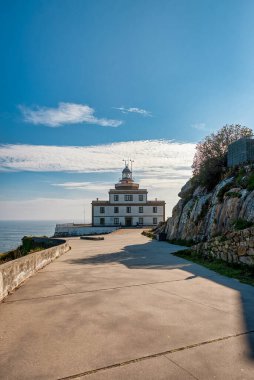 Finisterre İspanya 'nın La Corua eyaletine bağlı belediyesi. Finisterre bölgesine ait.