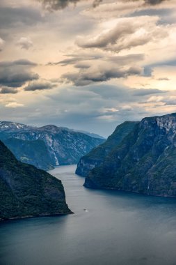 Aurland, Norveç 'in Sogn og Fjordane eyaletine bağlı belediyesi. Sogn 'un geleneksel bölgesinde yer almaktadır.