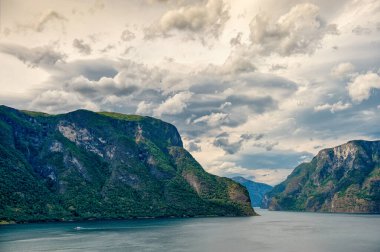 Aurland, Norveç 'in Sogn og Fjordane eyaletine bağlı belediyesi. Sogn 'un geleneksel bölgesinde yer almaktadır.