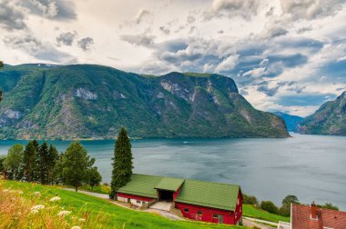 Aurland, Norveç 'in Sogn og Fjordane eyaletine bağlı belediyesi. Sogn 'un geleneksel bölgesinde yer almaktadır.