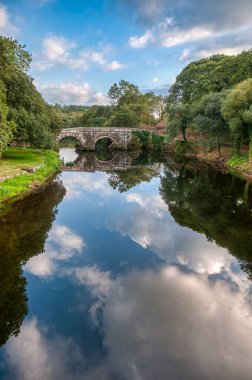 Zas, Galiçya 'nın otonom bölgelerinden biri olan Galiçya' nın La Corua ili ve Tierra de Soneira bölgesine bağlı belediyesi.