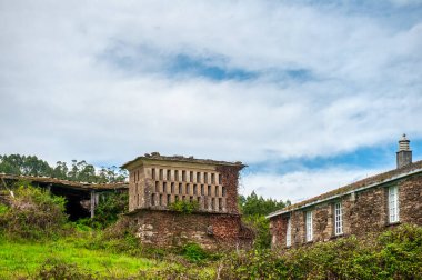 Riotorto, İspanya 'nın Lugo eyaletine bağlı belediyesi. Meira Bölgesi 'ne ait. Galiçya, İspanya