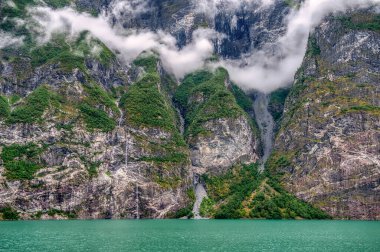 vre rdal Norveç 'in Vestlandet bölgesinde Sogn og Fjordane eyaletine bağlı bir kasabadır.