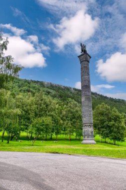 Üst vadiler. Lom, Norveç 'in Oppland iline bağlı bir belediyedir. Gudbrandsdal bölgesinin bir parçasıdır..