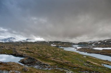 Üst vadiler. Lom, Norveç 'in Oppland iline bağlı bir belediyedir. Gudbrandsdal bölgesinin bir parçasıdır..