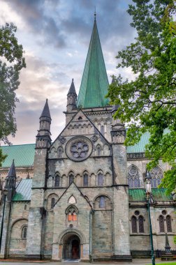 Nidaros Katedrali, Orta Çağ 'da Nidaros olarak bilinen Norveç' in Trondheim kentindeki Luteryan katedraline verilen isimdir.