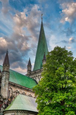 Nidaros Katedrali, Orta Çağ 'da Nidaros olarak bilinen Norveç' in Trondheim kentindeki Luteryan katedraline verilen isimdir.