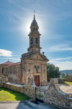 Ames, İspanya 'nın otonom bölgelerinden biri olan Galiçya' nın kuzeybatısında bulunan A Corua eyaletine bağlı belediyesi. Santiago de Compostela ile komşudur.