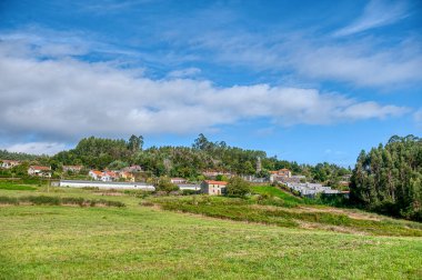 Ames, İspanya 'nın otonom bölgelerinden biri olan Galiçya' nın kuzeybatısında bulunan A Corua eyaletine bağlı belediyesi. Santiago de Compostela ile komşudur.