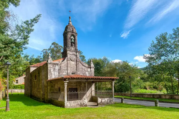 Ames, İspanya 'nın otonom bölgelerinden biri olan Galiçya' nın kuzeybatısında bulunan A Corua eyaletine bağlı belediyesi. Santiago de Compostela ile komşudur.